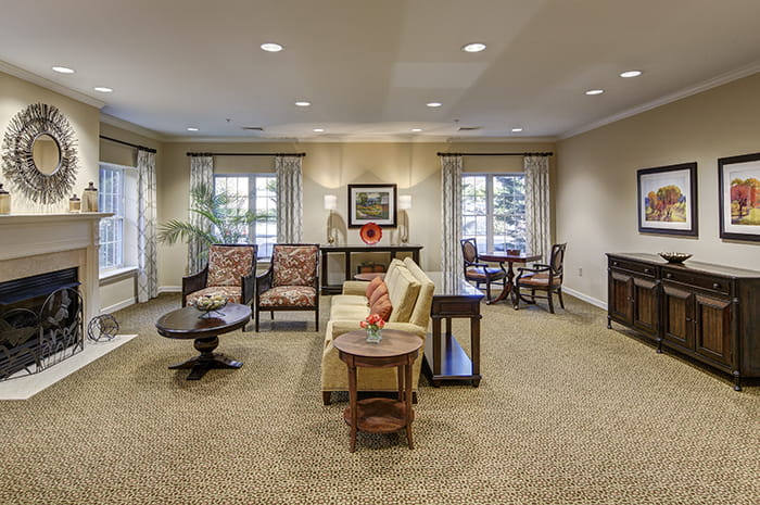 Brightview Mays Chapel Ridge Living Room - Maryland Senior Living