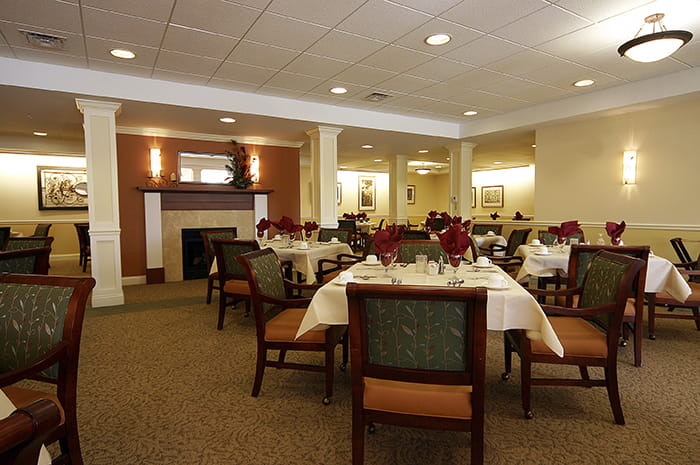 Brightview Commons Dining Room - Rhode Island Senior Living