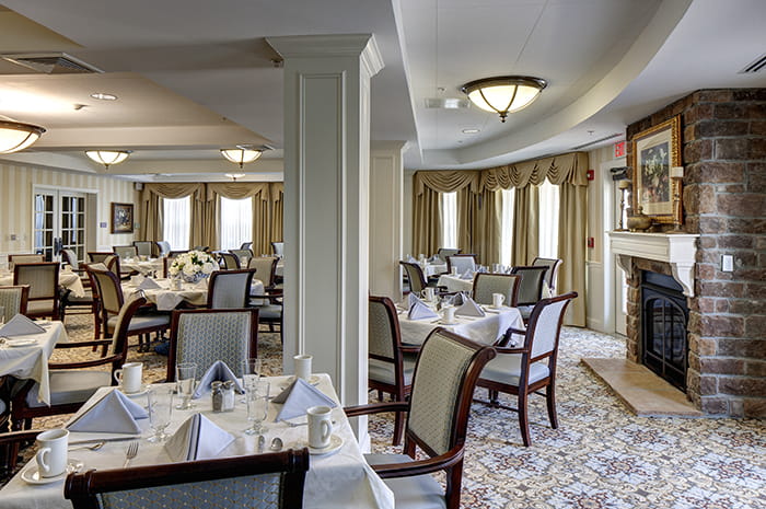 Brightview South River Dining Room - Maryland Senior Living